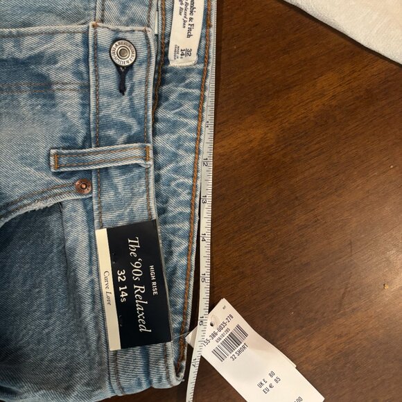 Curve Love High Rise 90s Relaxed Jean - Picture 5 of 6